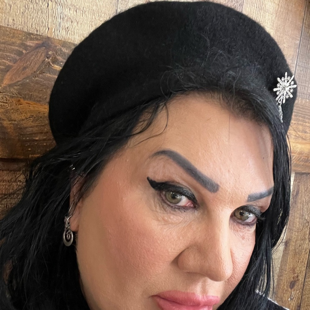 Cute beret - Picture 3 of 5